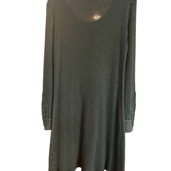 American Able Textured Green Casual Dress - Picture 2 of 3